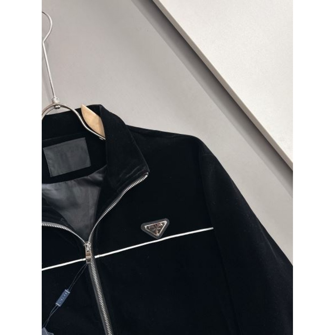 高級感 洗練 PRADA プラダ コピー 上下セット 上品 おすすめ