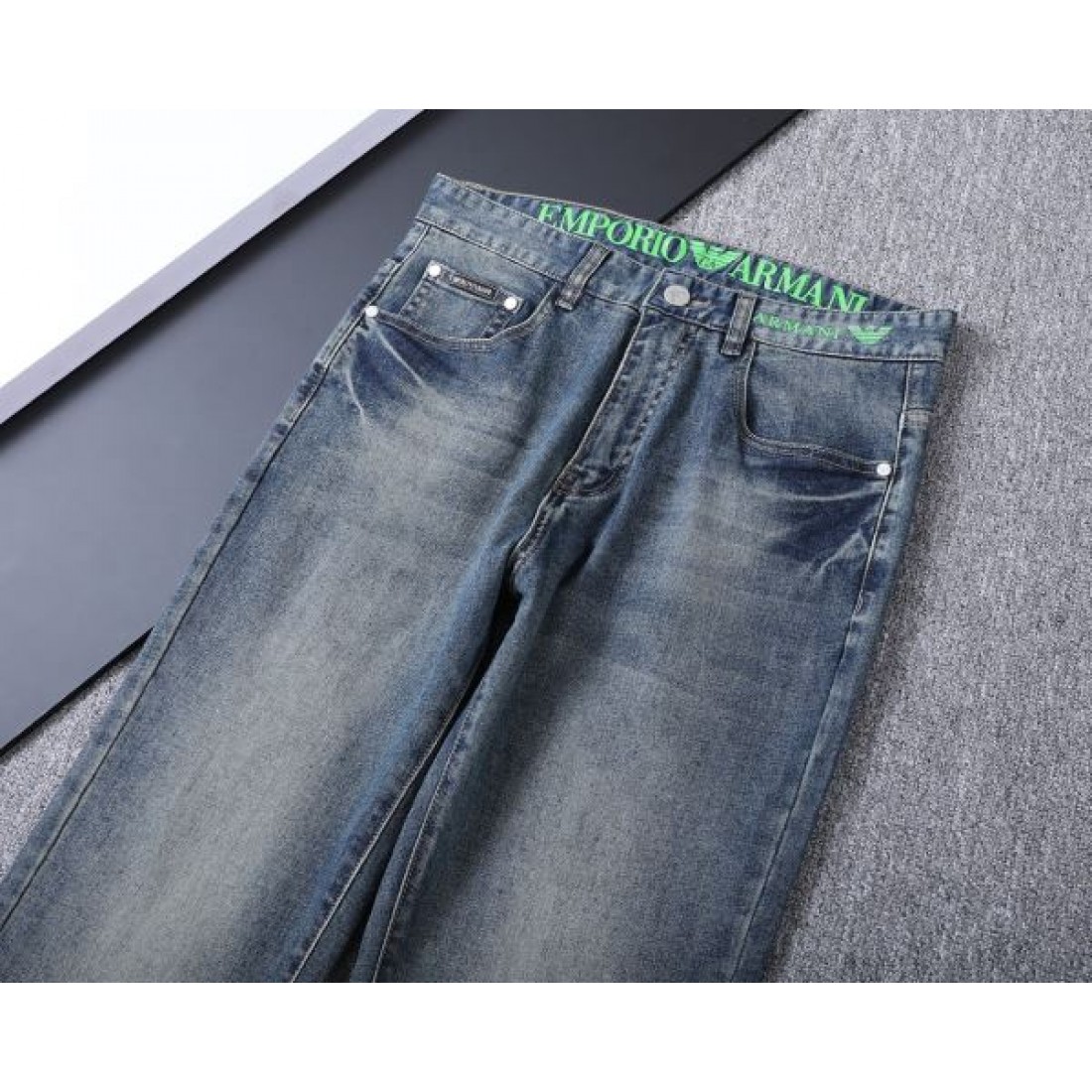 シンプル 高級感 ARMANI アルマーニ コピー ジーパン 洗練 定番