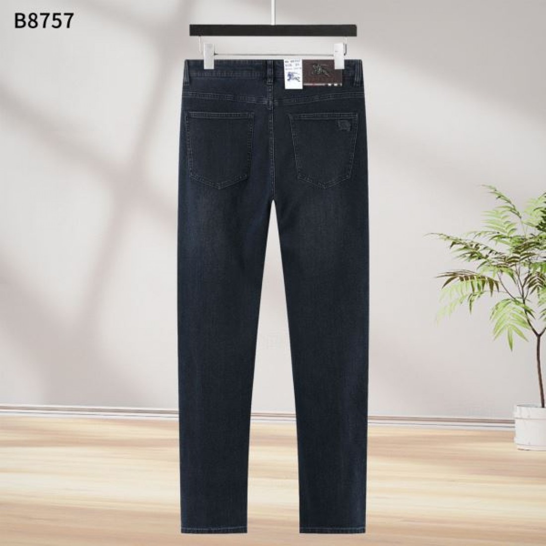 落ち着き 上質 BURBERRY バーバリー コピー ジーパン 洗練 大人向け