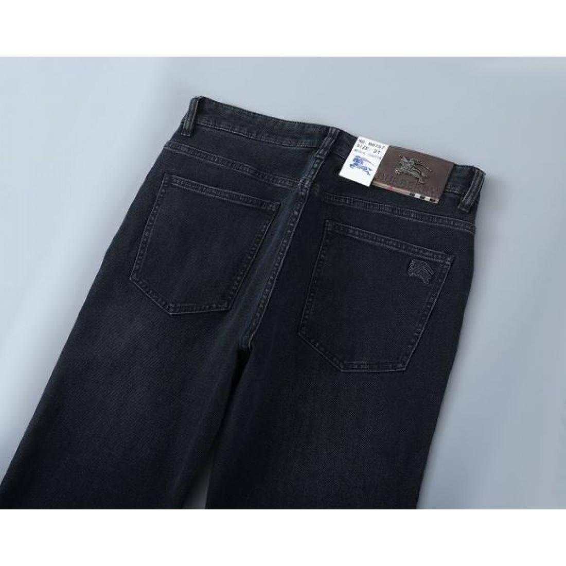 落ち着き 上質 BURBERRY バーバリー コピー ジーパン 洗練 大人向け