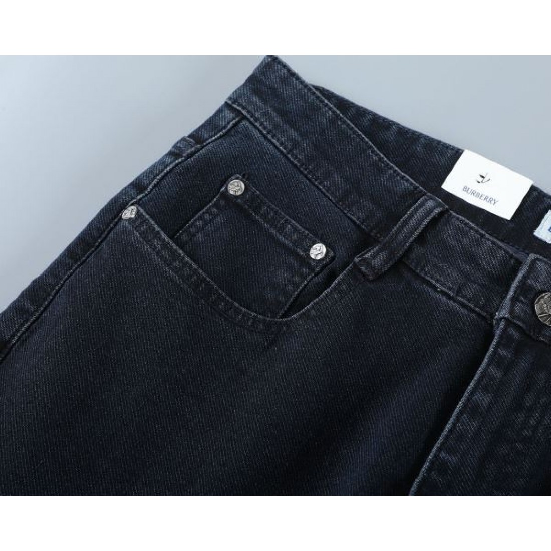 落ち着き 上質 BURBERRY バーバリー コピー ジーパン 洗練 大人向け