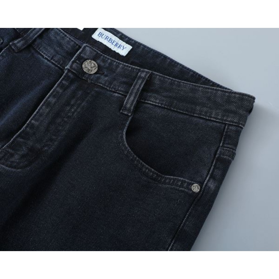 落ち着き 上質 BURBERRY バーバリー コピー ジーパン 洗練 大人向け