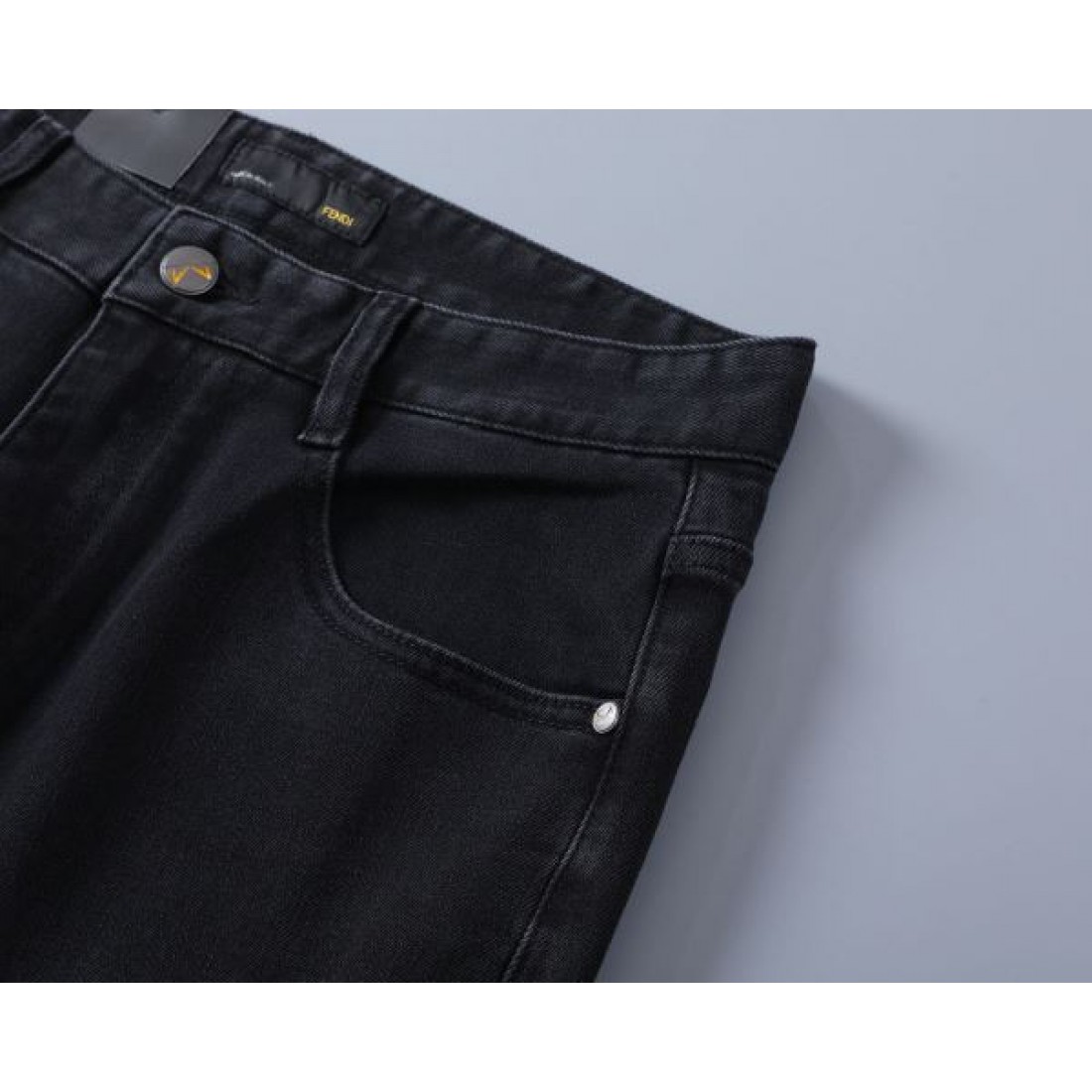 モダン 高級感 FENDI フェンディ コピー ジーパン 洗練 上品