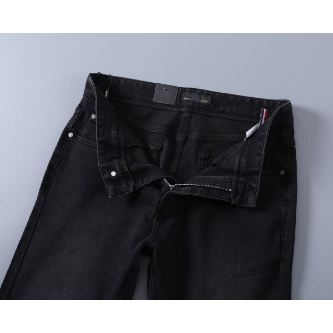 モダン 高級感 FENDI フェンディ コピー ジーパン 洗練 上品