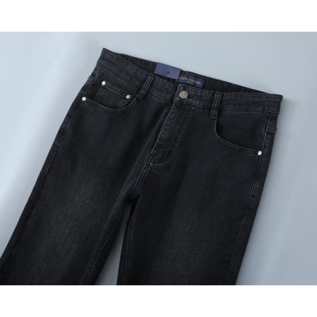 エレガント 上質 LOUIS VUITTON ルイヴィトン コピー ジーパン 落ち着き 高級感