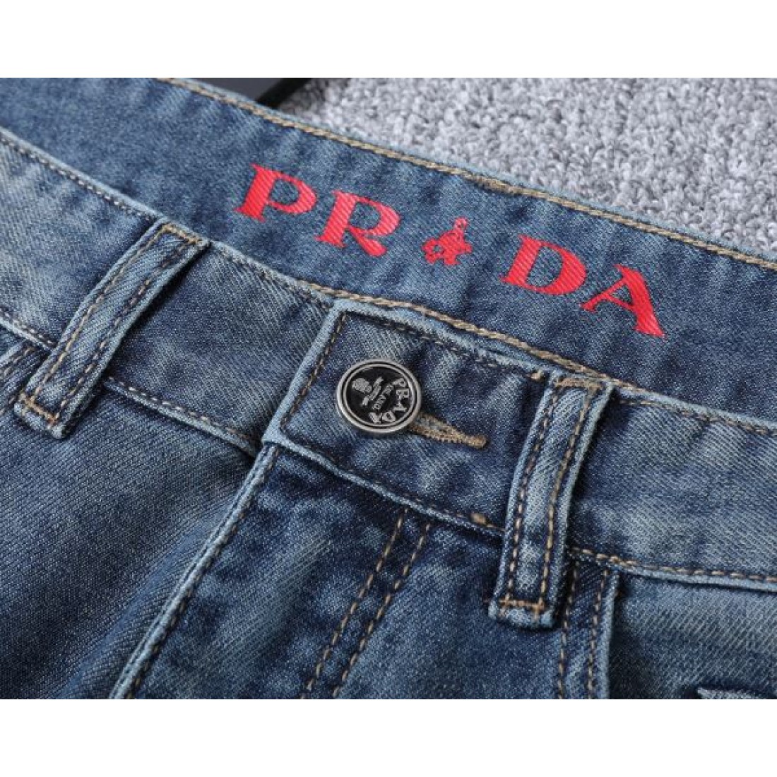 上品 高品質 PRADA プラダ スーパーコピー ジーパン 大人向け 安定感