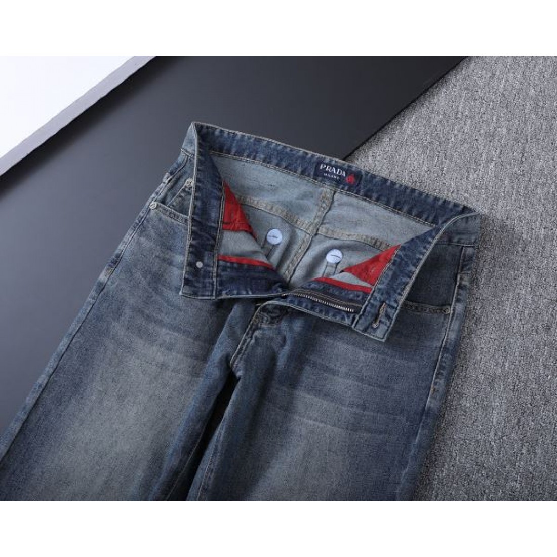 上品 高品質 PRADA プラダ スーパーコピー ジーパン 大人向け 安定感