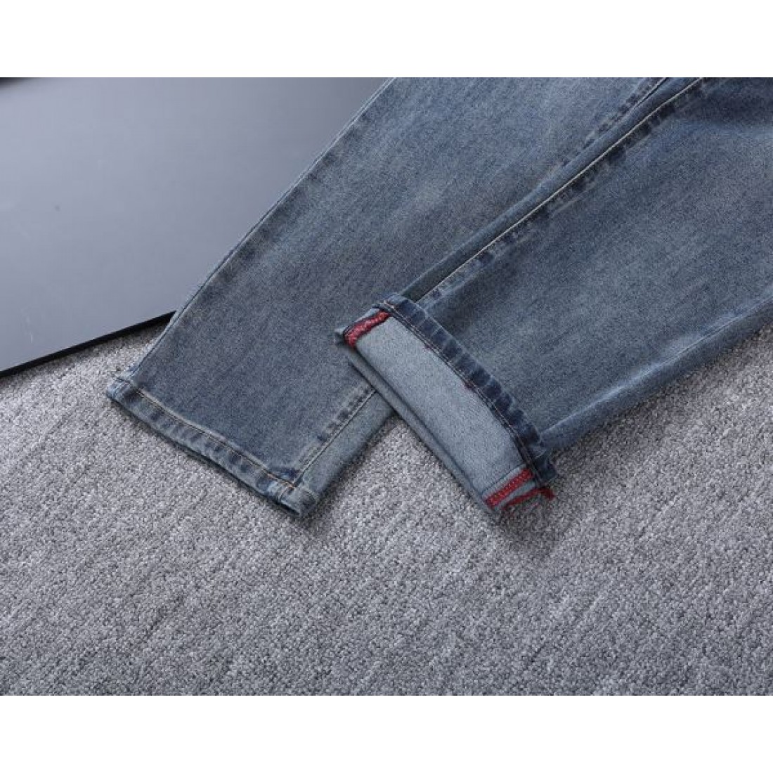 上品 高品質 PRADA プラダ スーパーコピー ジーパン 大人向け 安定感