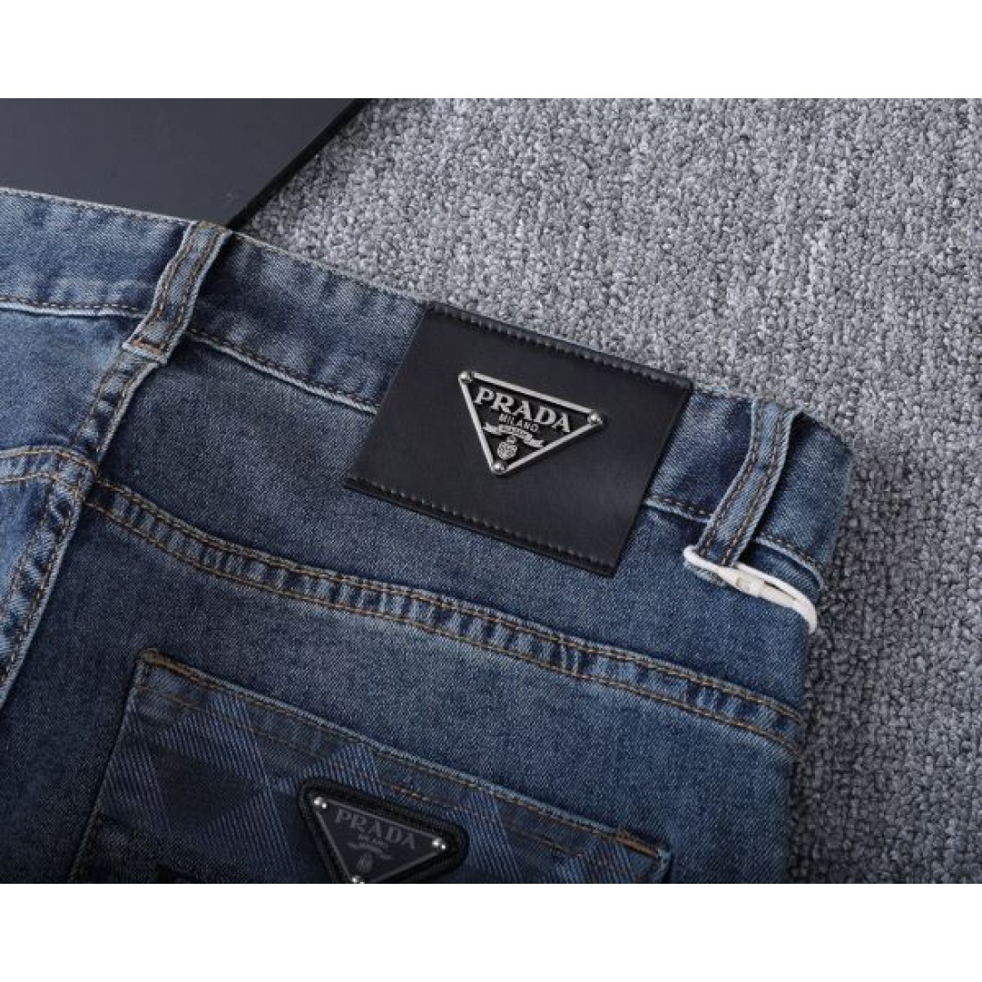 上品 高品質 PRADA プラダ スーパーコピー ジーパン 大人向け 安定感