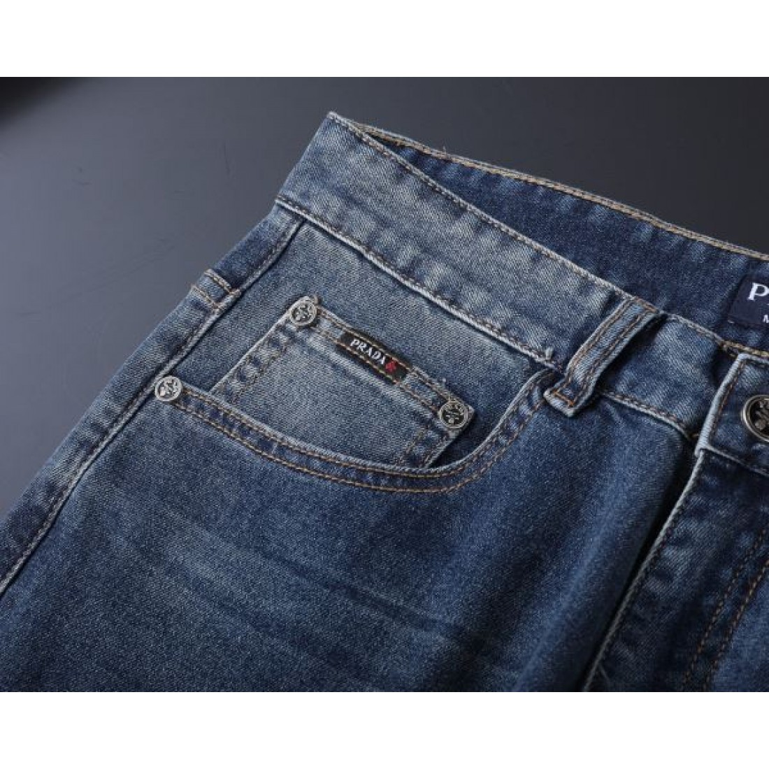 シンプル 上質 PRADA プラダ スーパーコピー ジーパン 洗練 定番