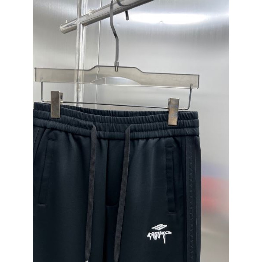  モダン 高品質 BALENCIAGA バレンシアガ コピー カジュアルパンツ 洗練 存在感