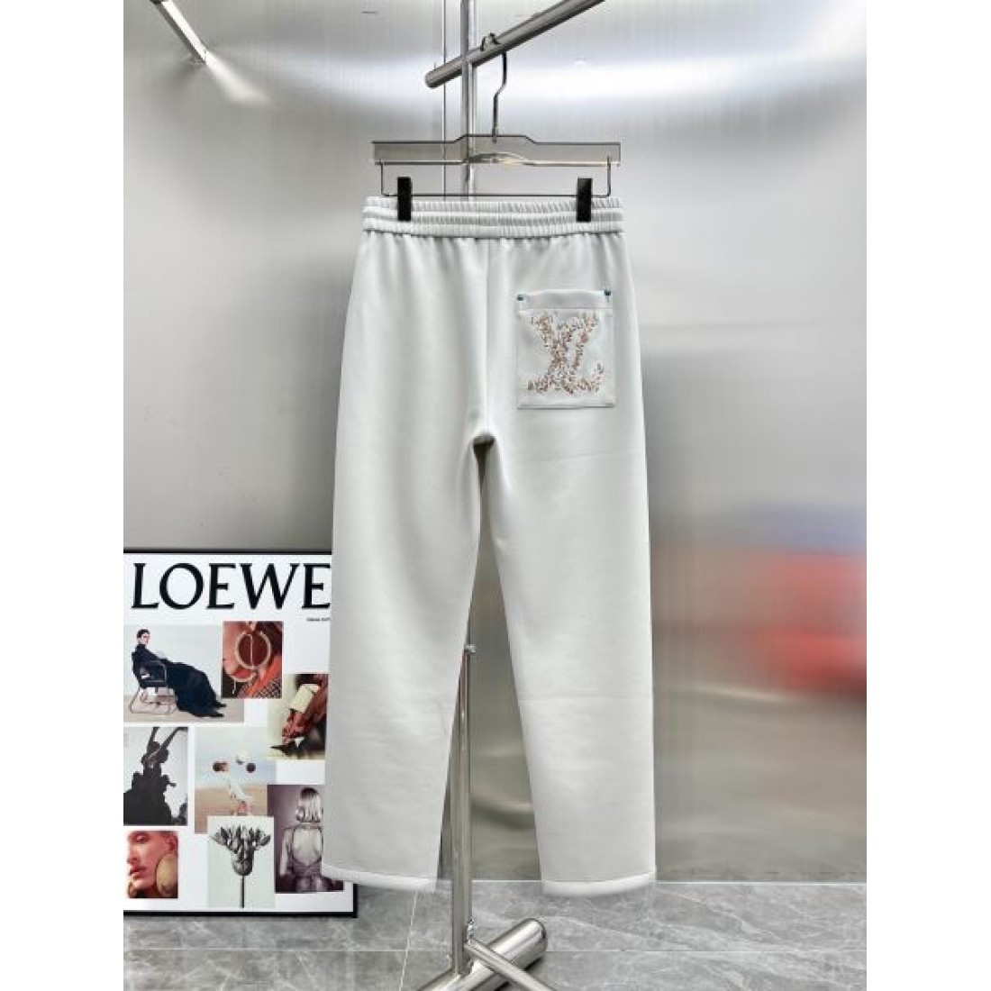 シンプル 上質 LOUIS VUITTON ルイヴィトン コピー カジュアルパンツ 洗練 大人向け