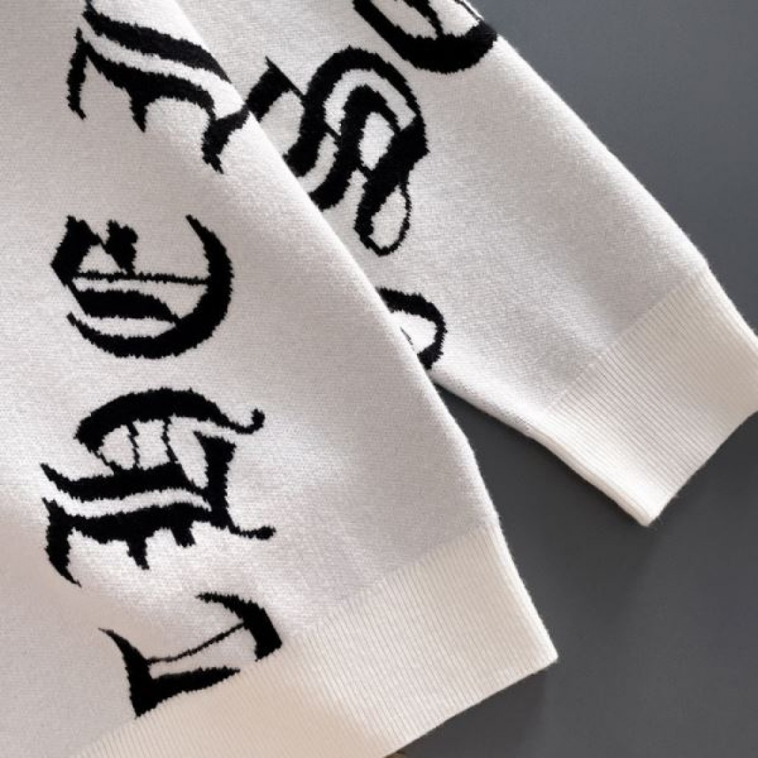 クール 高品質 CHROME HEARTS クロムハーツ コピー セーター 存在感 洗練