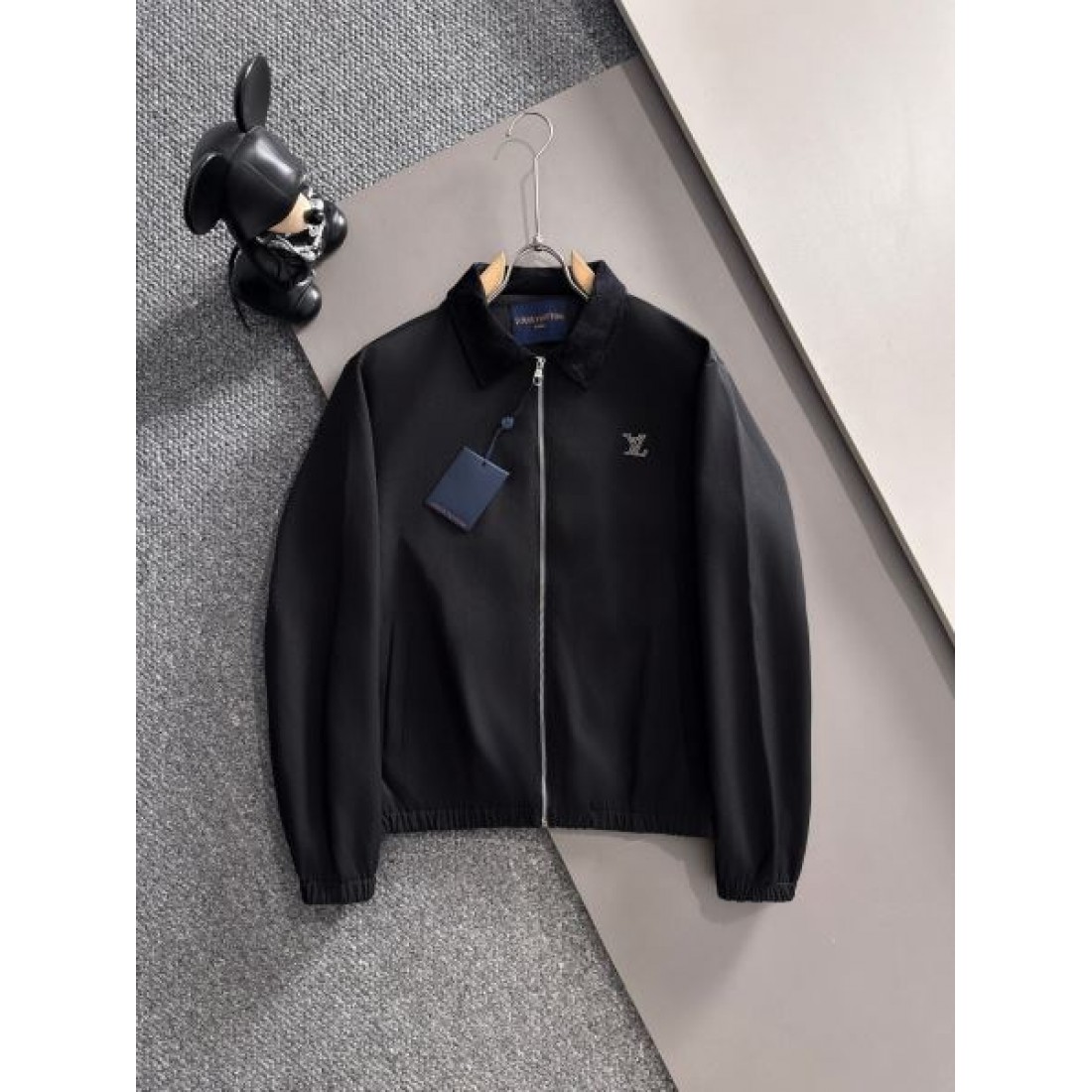 ラグジュアリー 定番 LOUIS VUITTON ルイヴィトン コピー 上下セット 上品 洗練