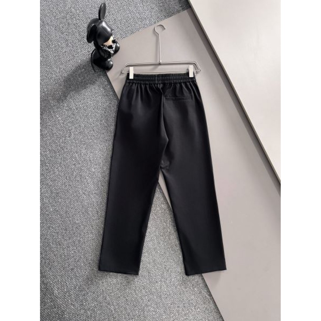 ラグジュアリー 定番 LOUIS VUITTON ルイヴィトン コピー 上下セット 上品 洗練