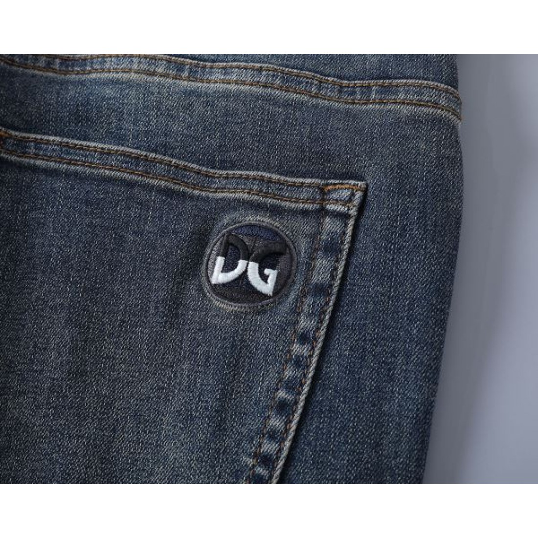  ラグジュアリー 高品質 DOLCE＆GABBANA ドルチェ＆ガッバーナ コピー ジーパン 存在感 洗練