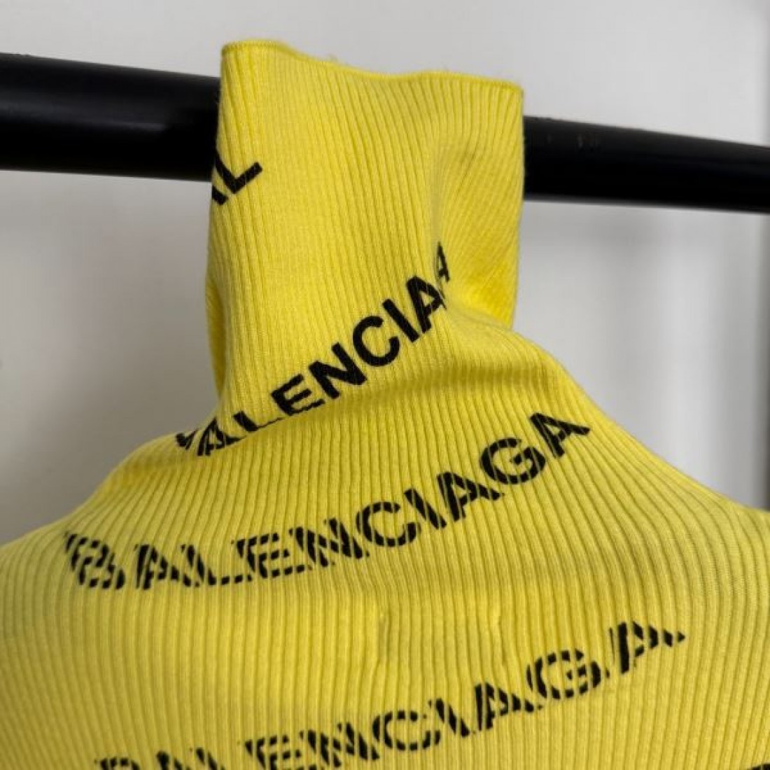 トレンド おしゃれ BALENCIAGA バレンシアガ コピー ニットベスト 柔らか素材 快適
