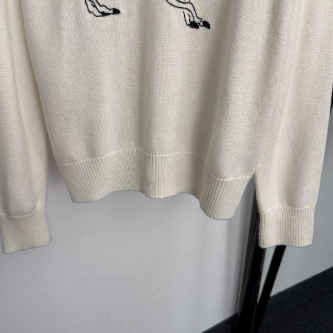 大人カジュアル 柔らか BURBERRY バーバリー コピー 長袖ニット 着回し便利 快適素材