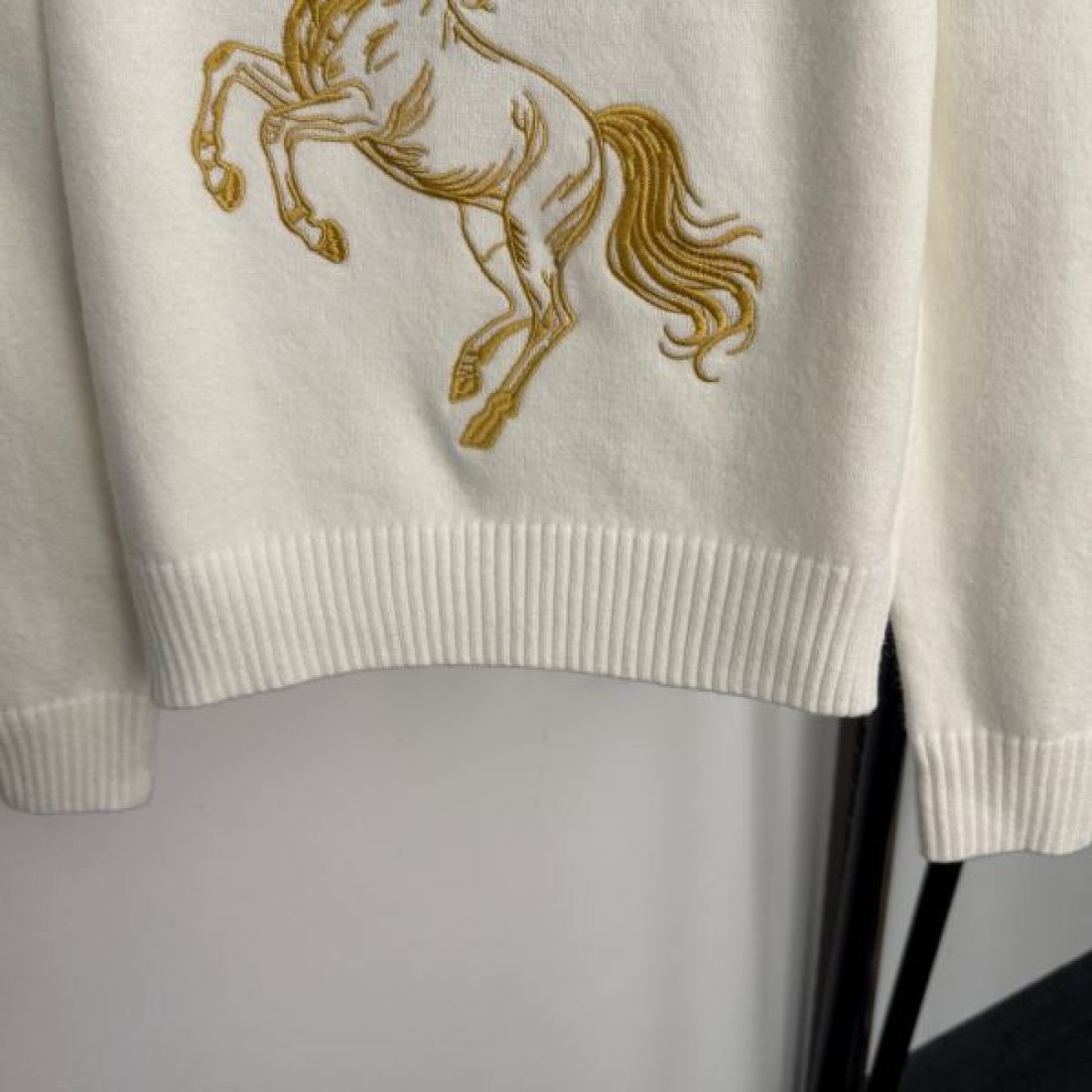 シンプル 上品 BURBERRY バーバリー コピー 長袖ニット 上質生地 おしゃれ