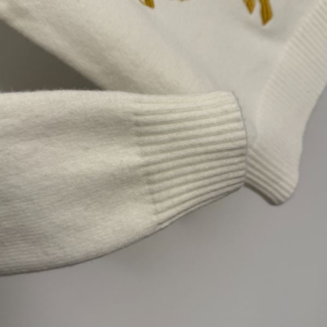 シンプル 上品 BURBERRY バーバリー コピー 長袖ニット 上質生地 おしゃれ