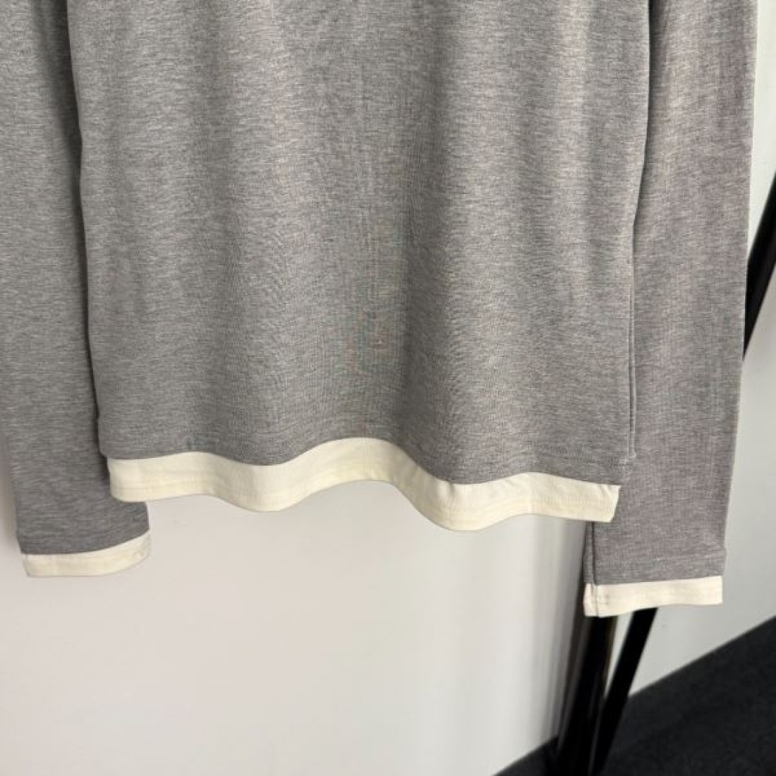 ナチュラル 上品 CELINE セリーヌ コピー 長袖Tシャツ 快適素材 デイリー向け