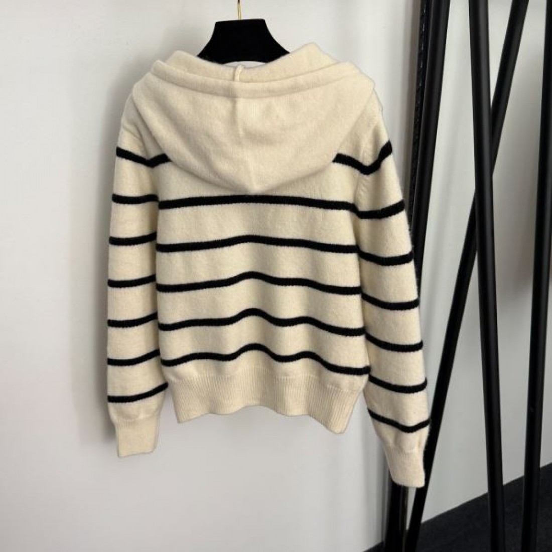 上品 洗練 CELINE セリーヌ コピー 長袖ニット 柔らか素材 着心地快適