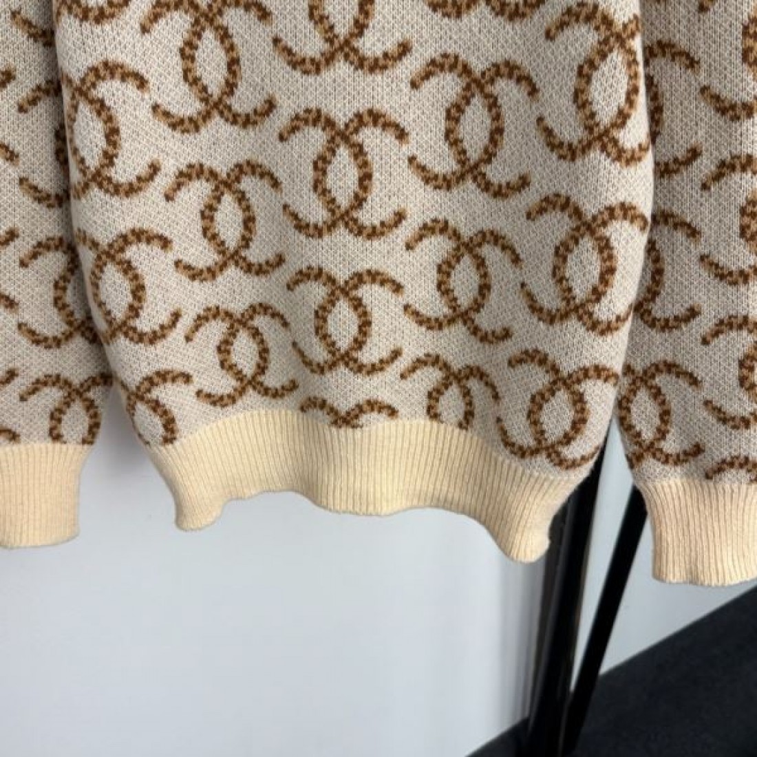 シンプル 高級感 CHANEL シャネル コピー 長袖ニット 軽やか素材 着心地良好