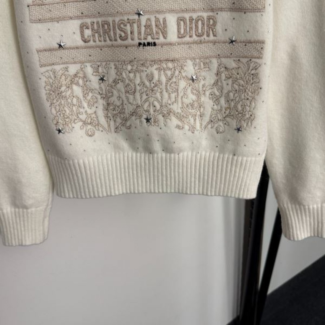 シンプル 上品 DIOR ディオール 長袖ニット 柔らか生地 着回し便利