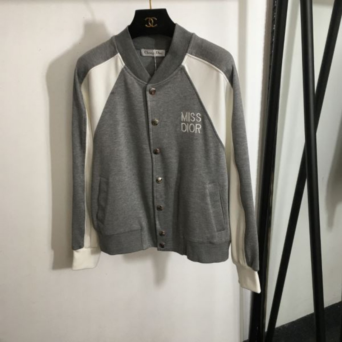  モダン 高見え DIOR ディオール コピー セットアップ 快適素材 トレンド感