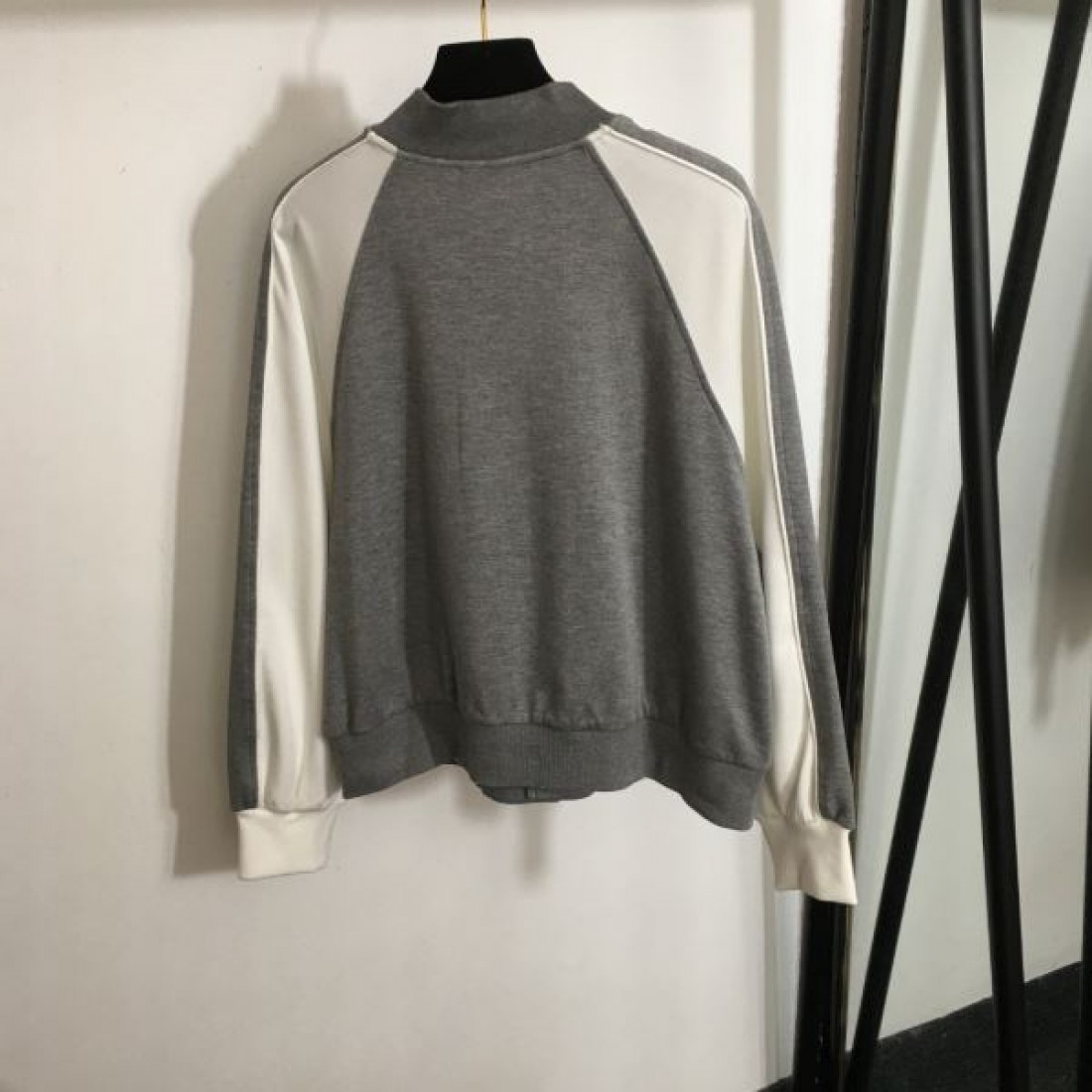  モダン 高見え DIOR ディオール コピー セットアップ 快適素材 トレンド感