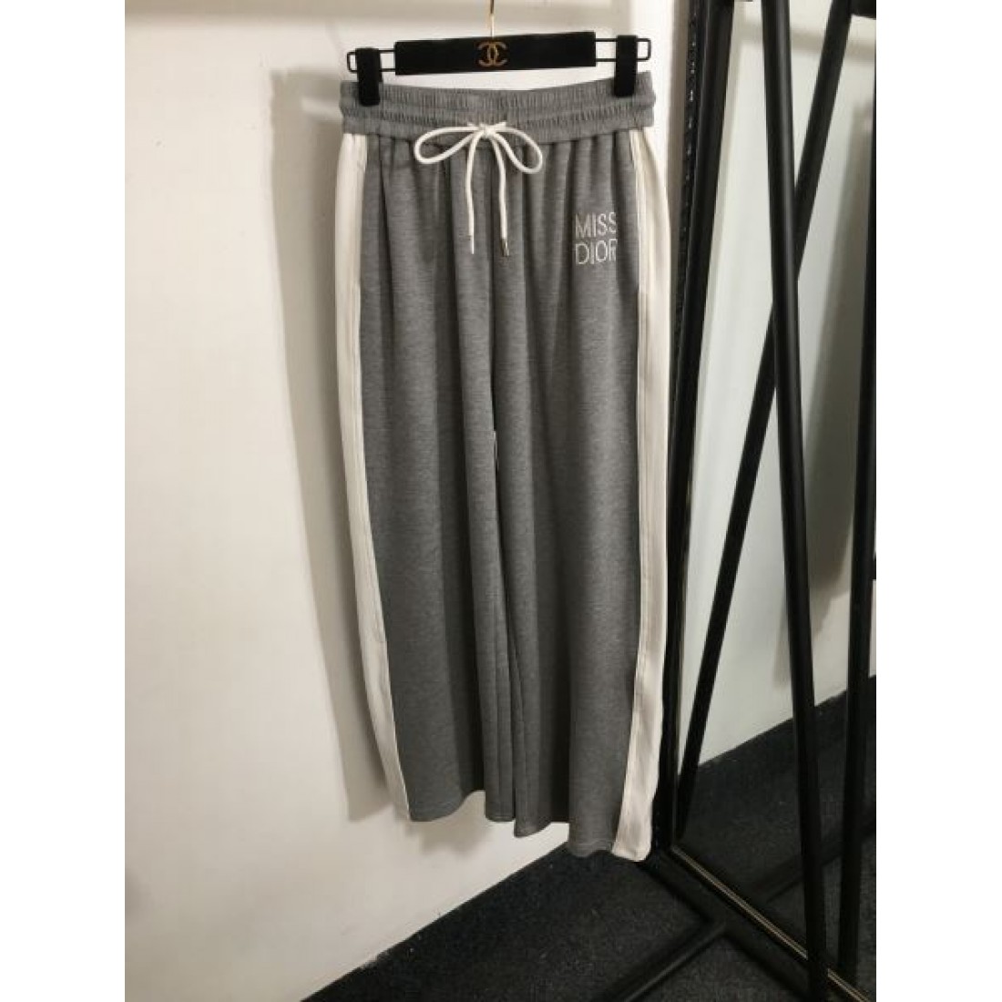  モダン 高見え DIOR ディオール コピー セットアップ 快適素材 トレンド感