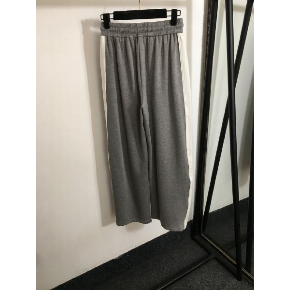  モダン 高見え DIOR ディオール コピー セットアップ 快適素材 トレンド感