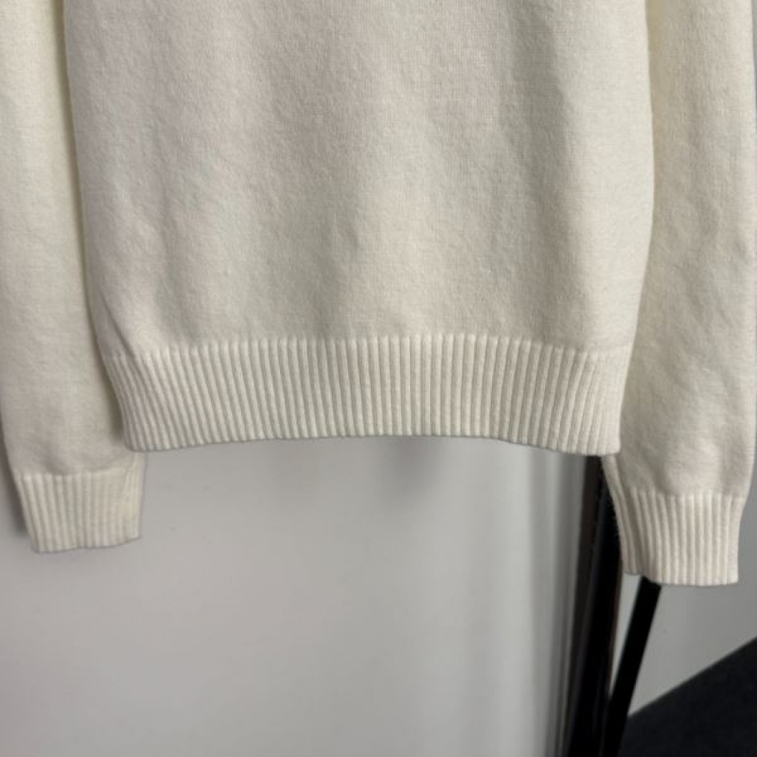 カジュアル 上品 FENDI フェンディ コピー 長袖ニット 柔らか生地 着回し万能