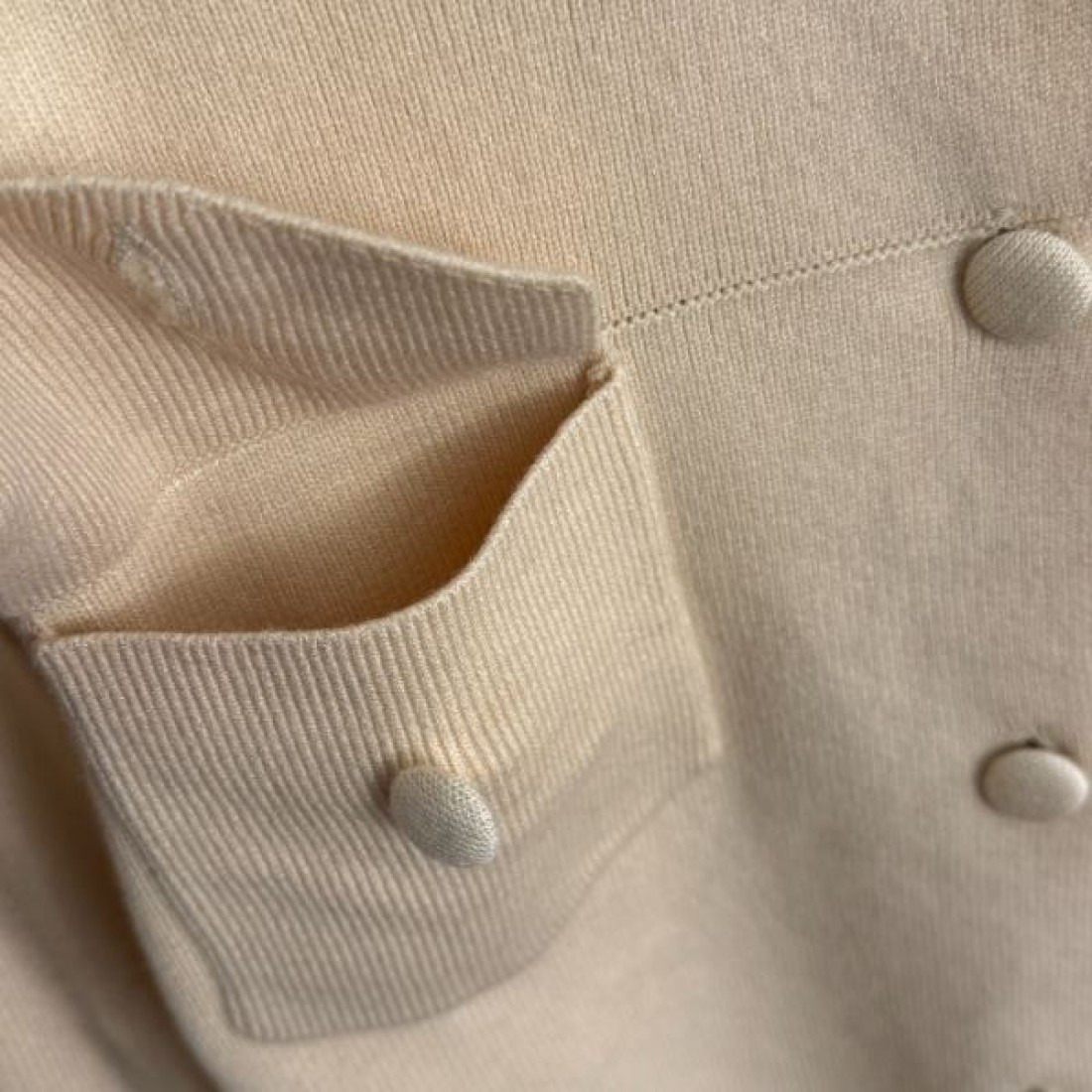 人気 定番 FENDI フェンディ コピー ニットカーディガン 軽やか素材 おしゃれ感