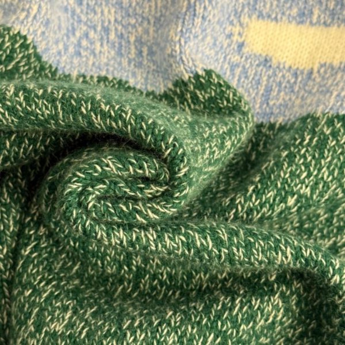 ナチュラル ミニマル 上質 LOEWE ロエベ コピー 長袖ニット 洗練 落ち着き 人気