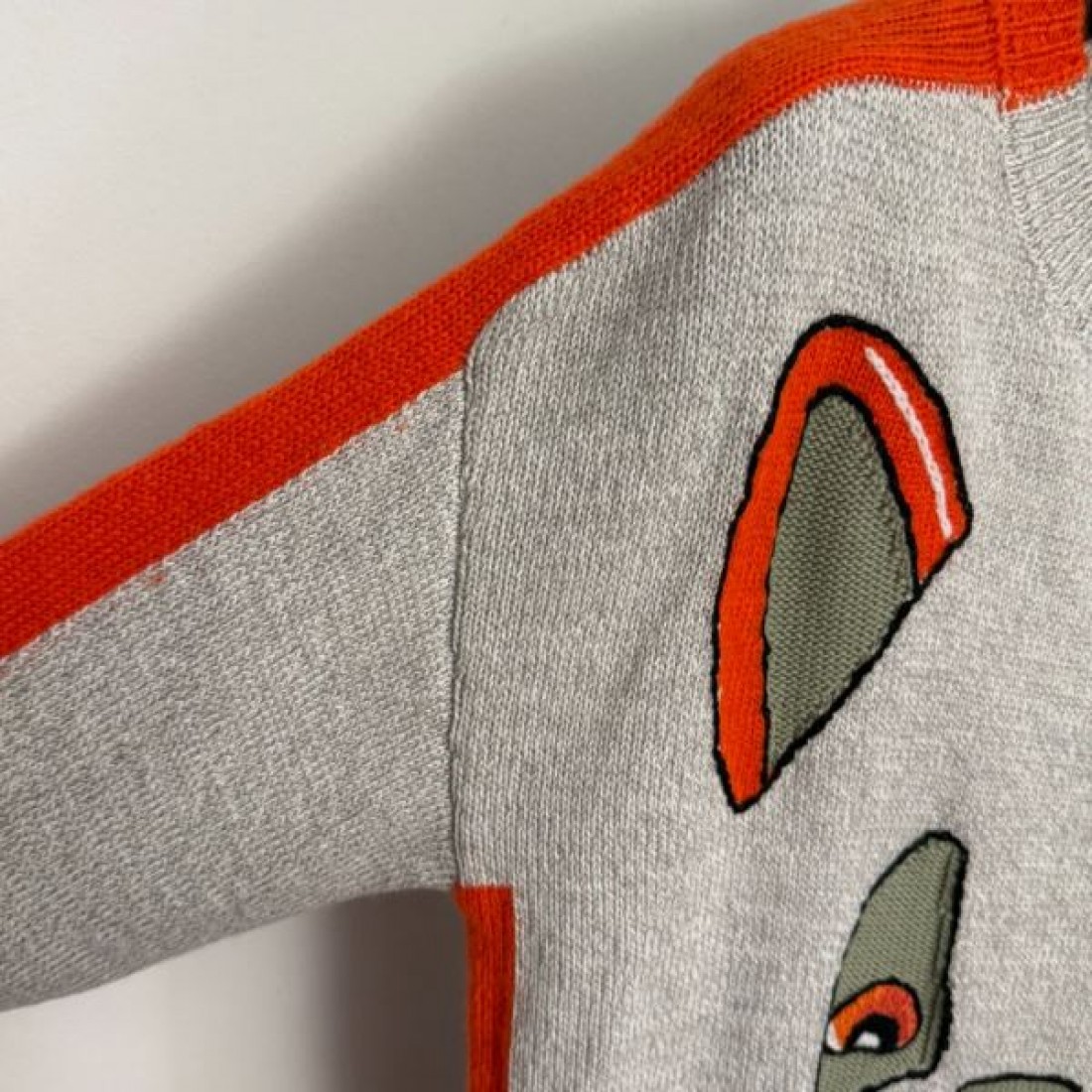  都会的 シンプル 高評価 LOEWE ロエベ コピー 長袖ニット 大人っぽい 定評 上品