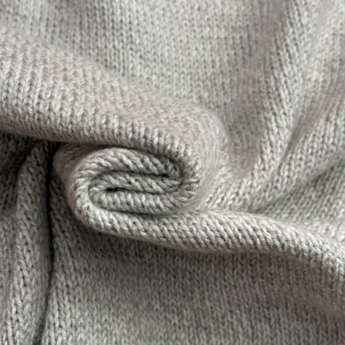  都会的 シンプル 高評価 LOEWE ロエベ コピー 長袖ニット 大人っぽい 定評 上品