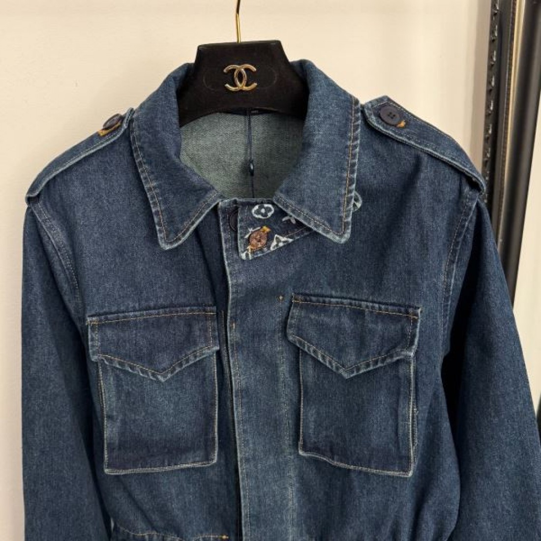 ラグジュアリー クール 存在感 LOUIS VUITTON ルイヴィトン コピー デニムジャケット