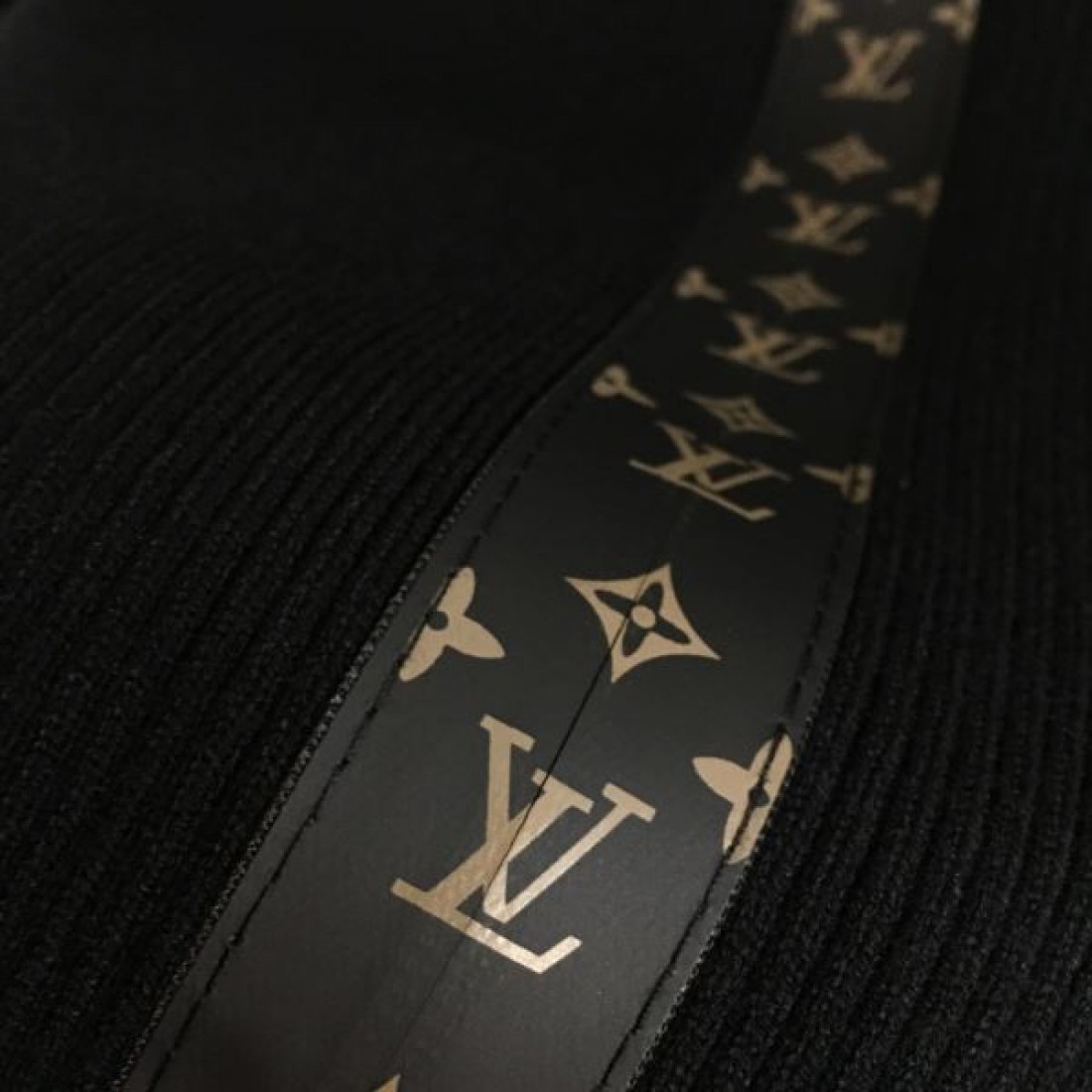 高級感 エレガント 上質 LOUIS VUITTON ルイヴィトン コピー ニット 洗練 定番 大人向け