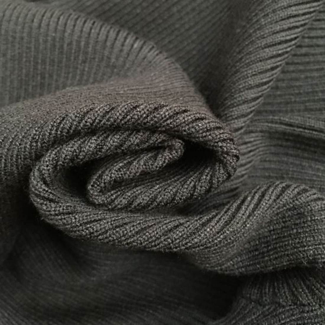 高級感 エレガント 上質 LOUIS VUITTON ルイヴィトン コピー ニット 洗練 定番 大人向け