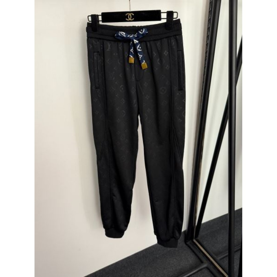 高級感 モダン 上質 LOUIS VUITTON ルイヴィトン コピー セットアップ 完成度