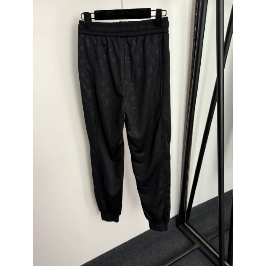 高級感 モダン 上質 LOUIS VUITTON ルイヴィトン コピー セットアップ 完成度