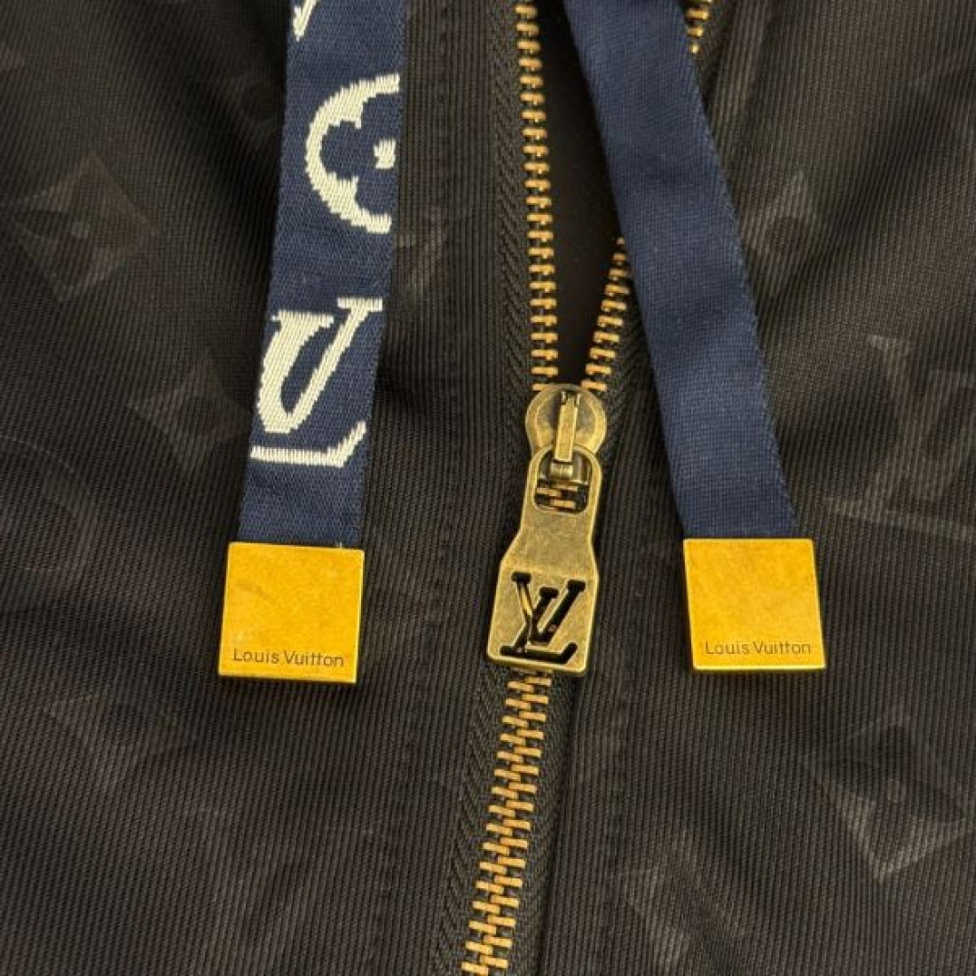 高級感 モダン 上質 LOUIS VUITTON ルイヴィトン コピー セットアップ 完成度