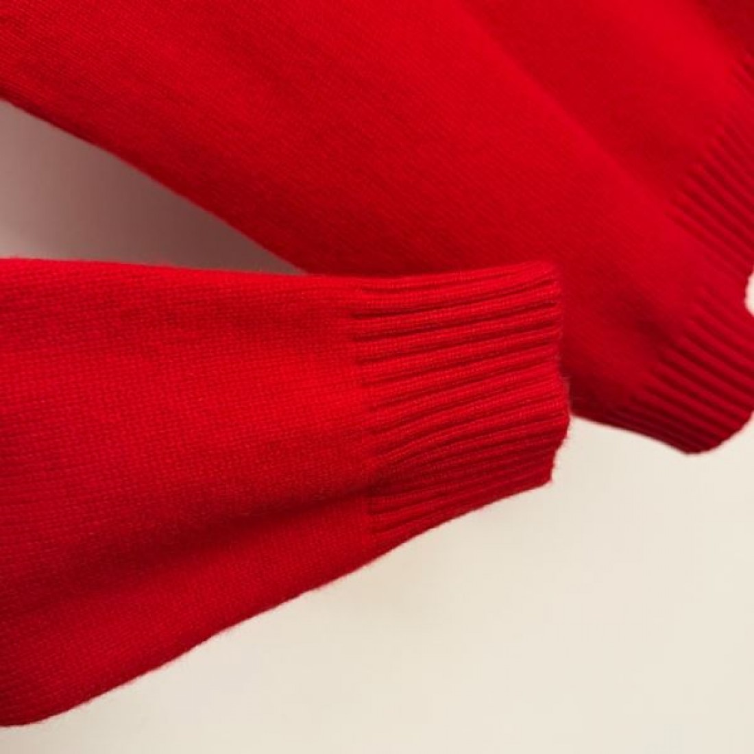 上品 格調 LOUIS VUITTON ルイヴィトン コピー 長袖ニット 暖かい 上質 定評