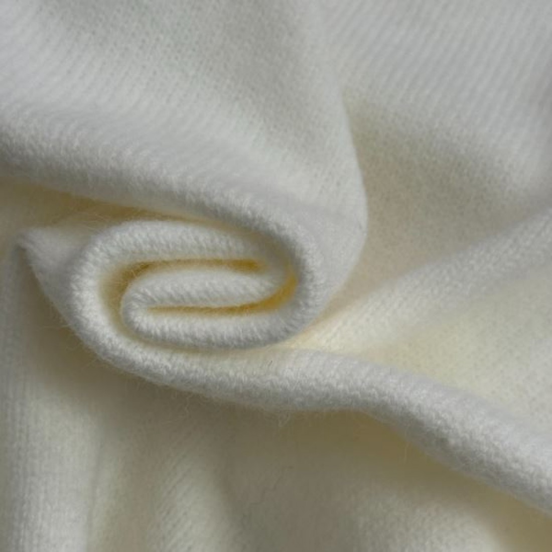 フェミニン 上質 MIU MIU ミュウミュウ コピー ニット やさしい 印象 人気