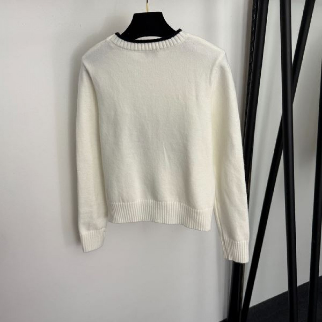 大人可愛い 上品 MIU MIU ミュウミュウ コピー ニット 着回し 定番 安心感