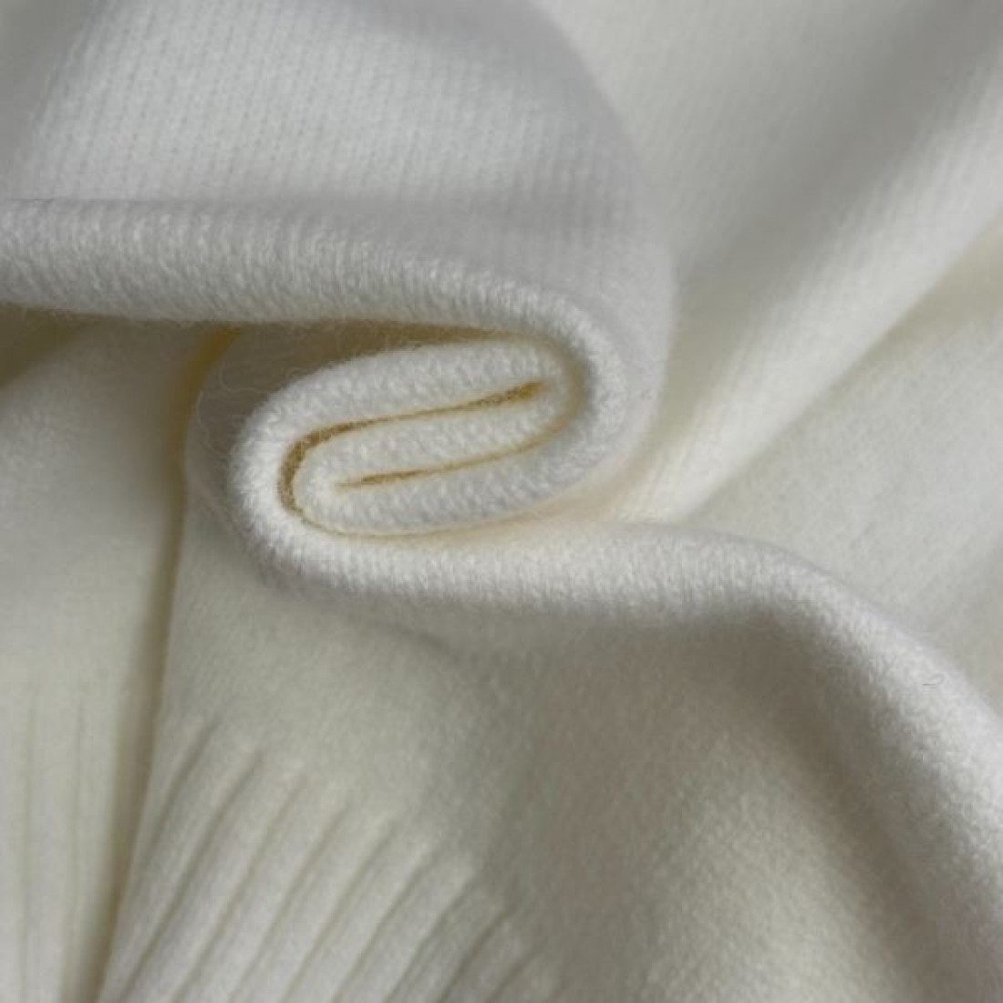 大人可愛い 上品 MIU MIU ミュウミュウ コピー ニット 着回し 定番 安心感