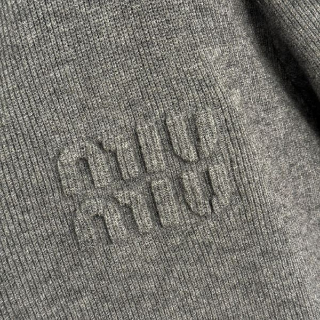 トレンド 上品 MIU MIU ミュウミュウ コピー セットアップ 統一感 おしゃれ