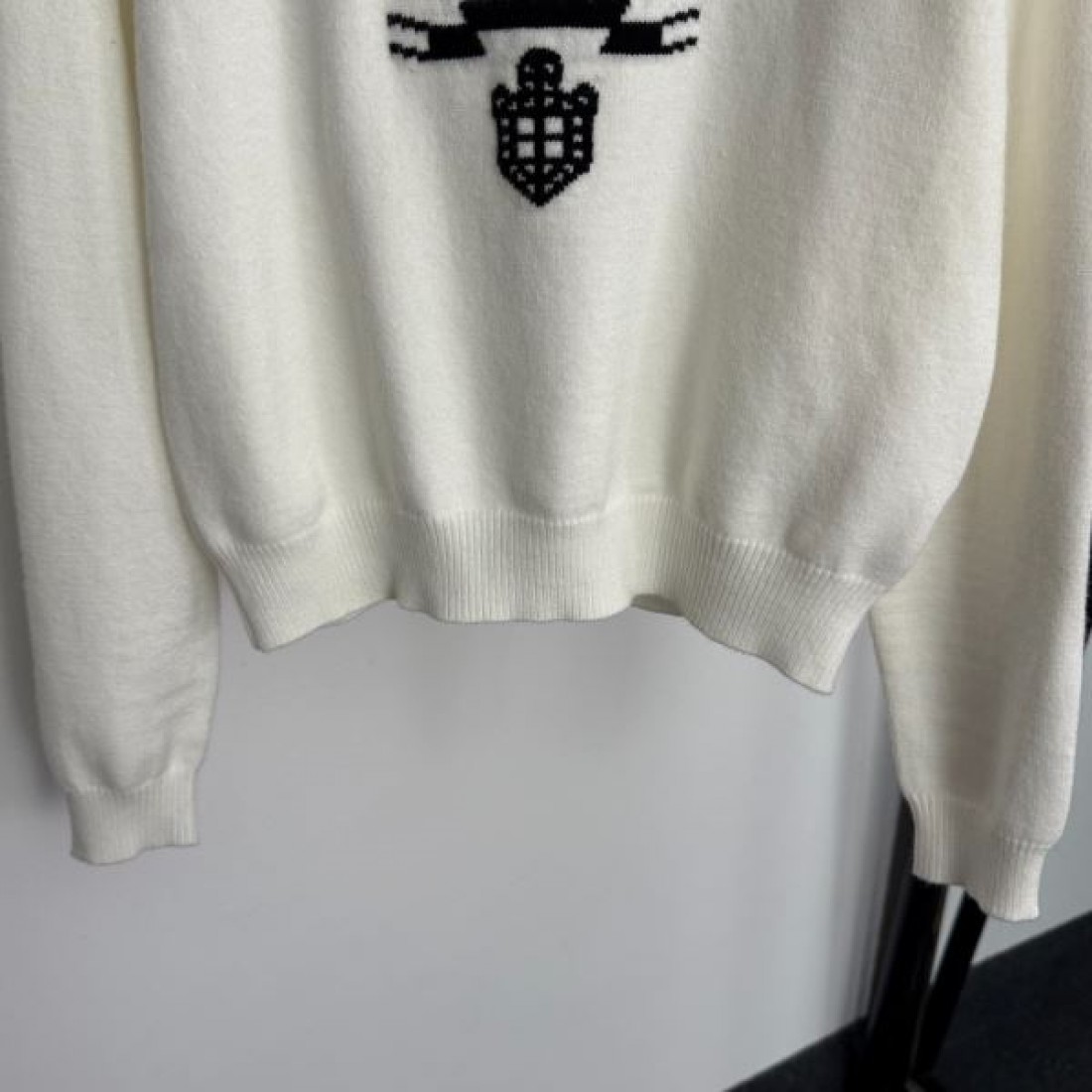 高級感 洗練 PRADA プラダ コピー ニット 上質 大人向け 定番