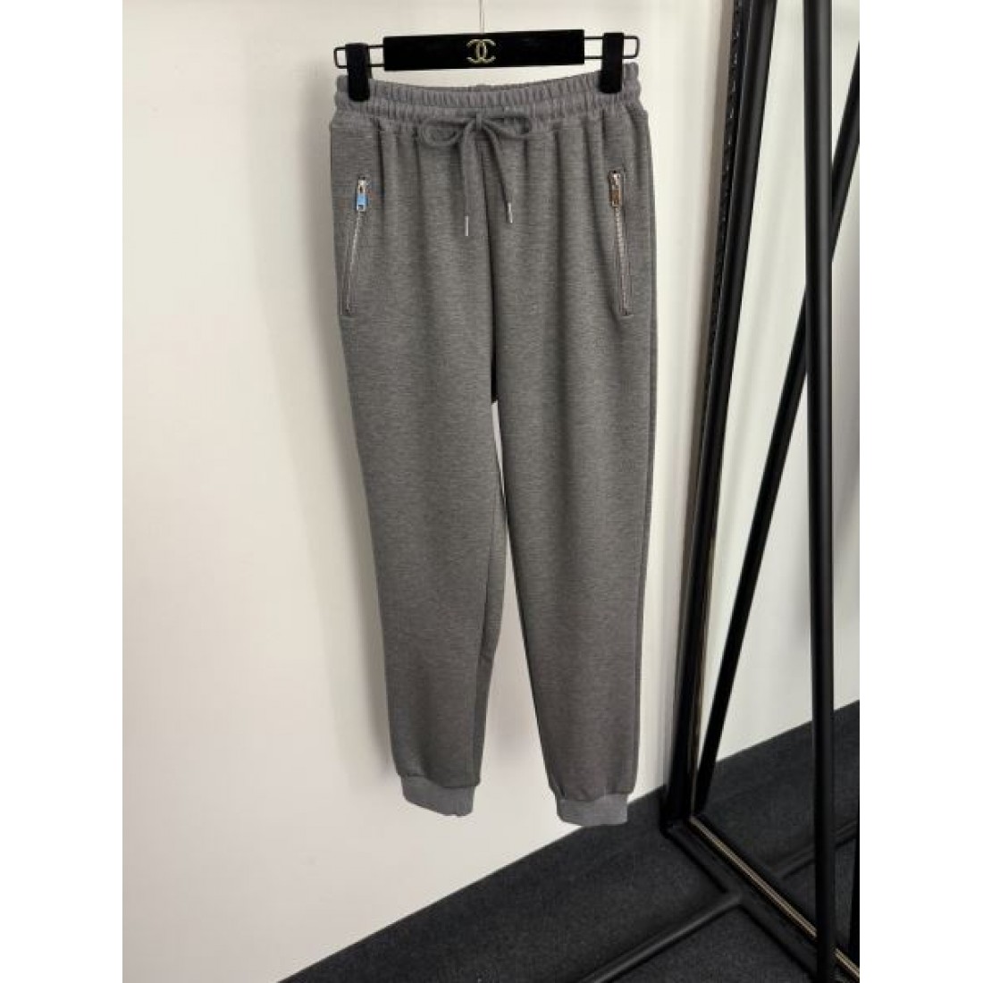 スタイリッシュ 上品 トレンド PRADA プラダ コピー セットアップ 完成度